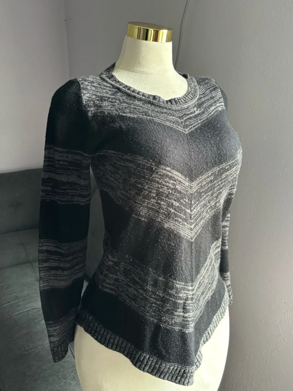 Women's Black & Gray Chevron Point Hem Sweater